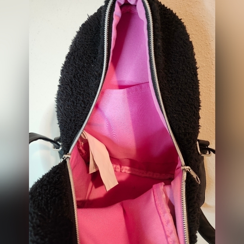 Lounge Fly Sanrio Kuromi Black Sherpa Backpack Collectors Edition - Picture 5 of 5
